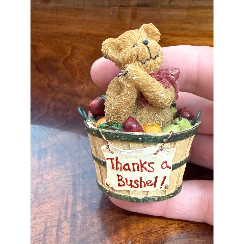 Boyds Bears Newton Thanks a Bushel Fruit Basket Figurine 2004 Bearstone 228414